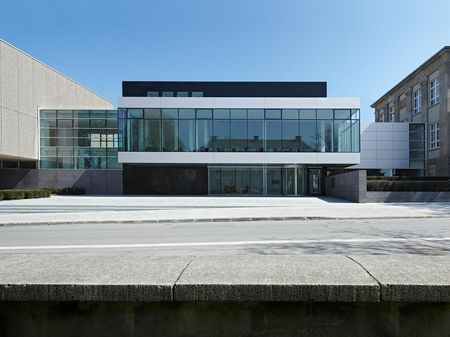 Außenaufnahme Max-Planck-Institut Hörsaalgebäude