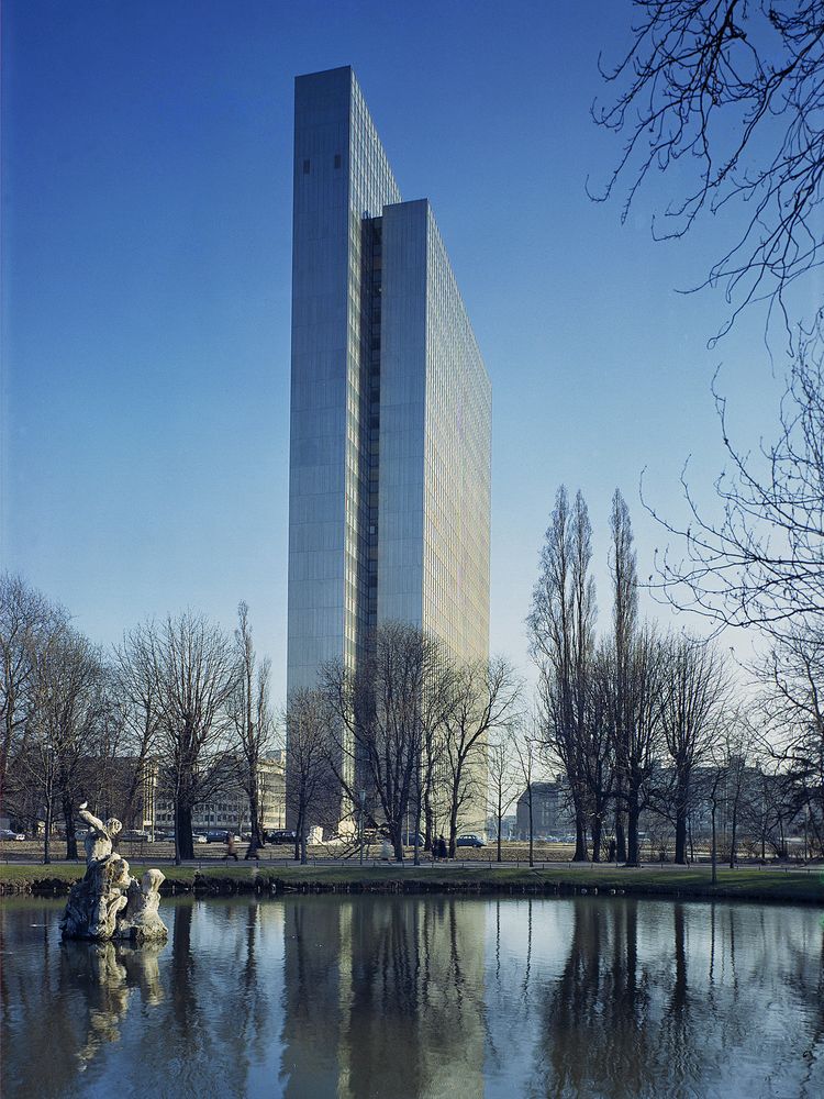 Außenaufnahme Dreischeibenhaus Düsseldorf 1960